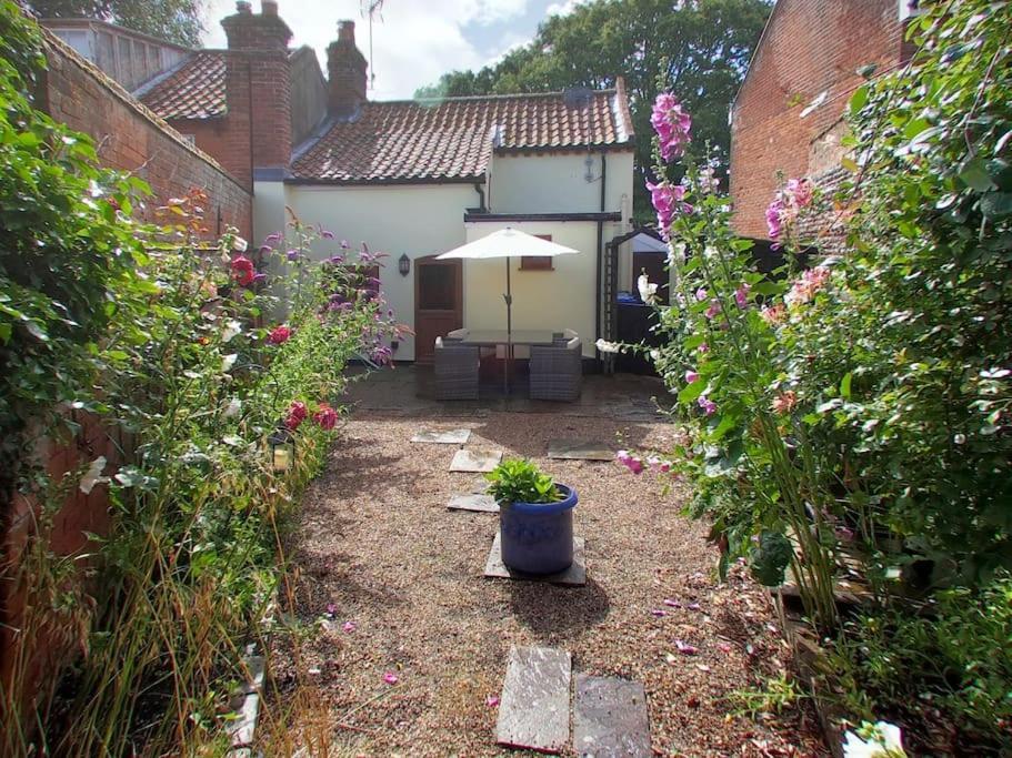 Rose Cottage, 2 Bedroom With Character, Near Southwold Holiday home *